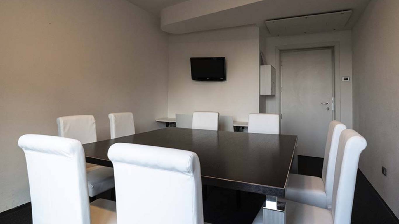 A-Point-Arezzo-Park-Hotel-Meeting-sala-seven-gallery