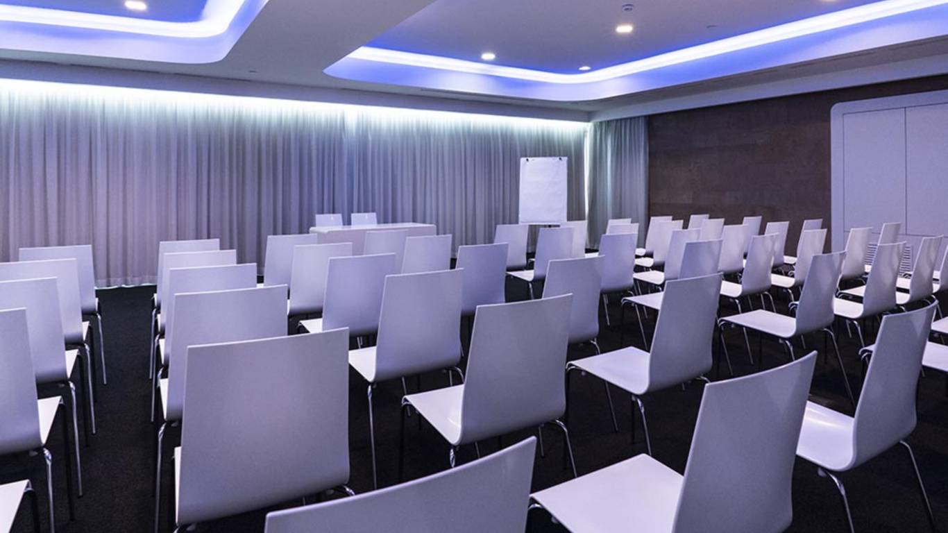 A-Point-Arezzo-Park-Hotel-Meeting-sala-three-3-01