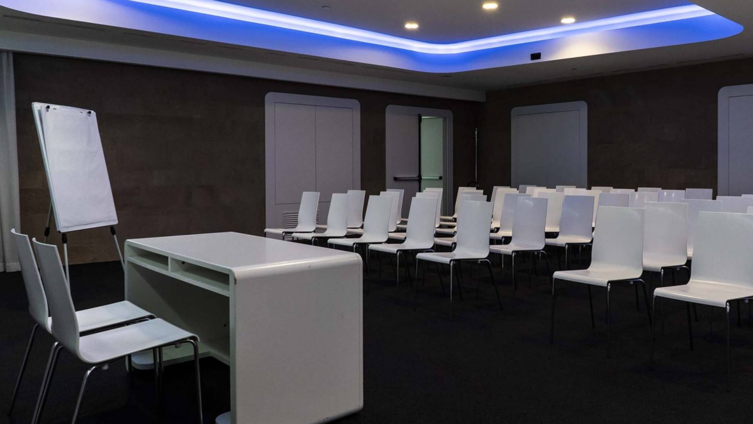 A-Point-Arezzo-Park-Hotel-Meeting-sala-one-4-1920x800
